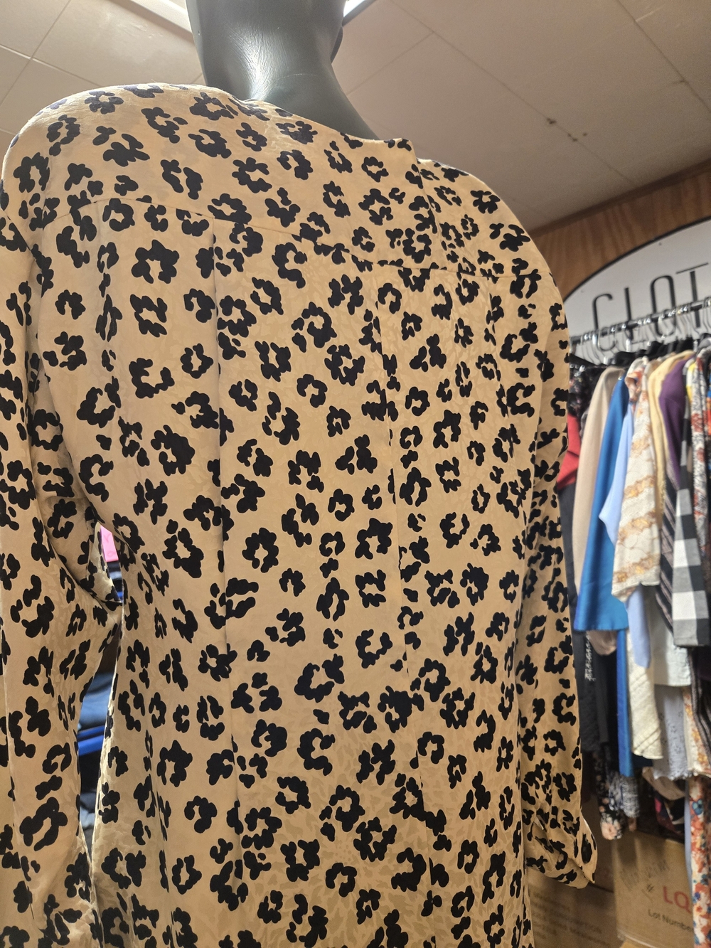 Liz Claiborne Cream and Black Leopard-Print Long Sleeve Shift Dress - Picture 6 of 8